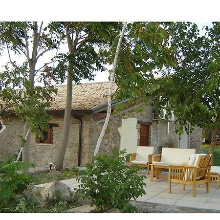 Pietra Del Sole Bed & Breakfast *